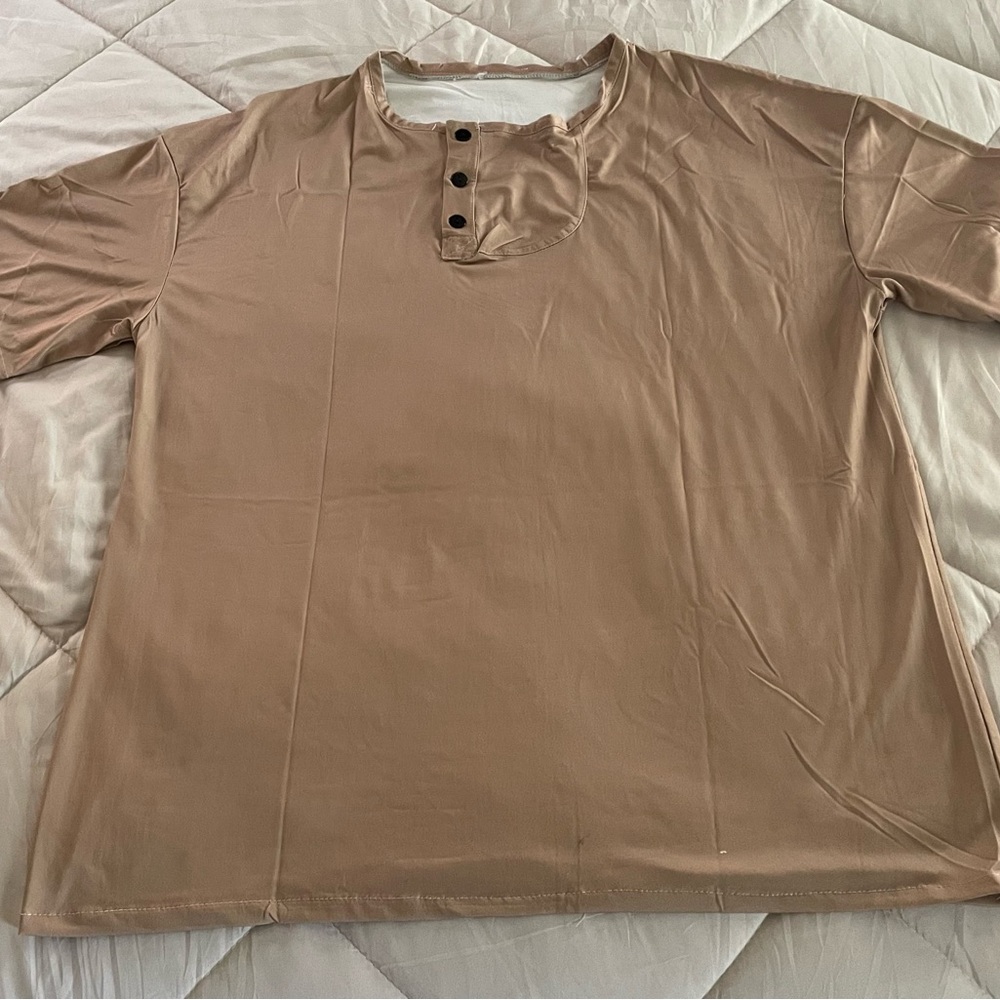 Men's Vintage Khaki Henley Collar Short Sleeve Casual T-Shirt.